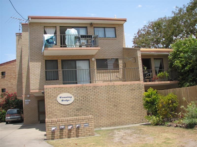 1/36 Goonawarra Drive, Mooloolaba QLD 4557