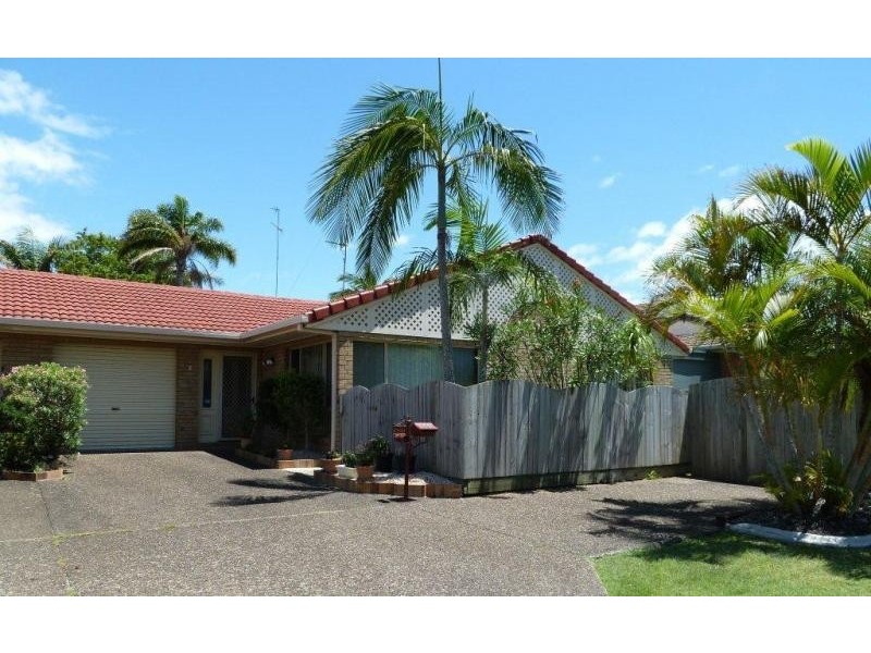 2/122 Goonawarra Drive, Mooloolaba QLD 4557