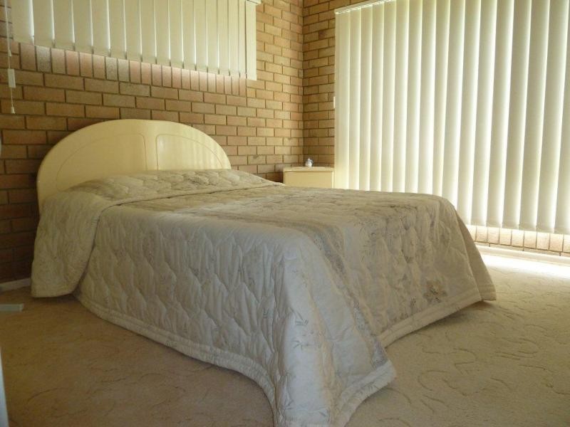 2/122 Goonawarra Drive, Mooloolaba QLD 4557