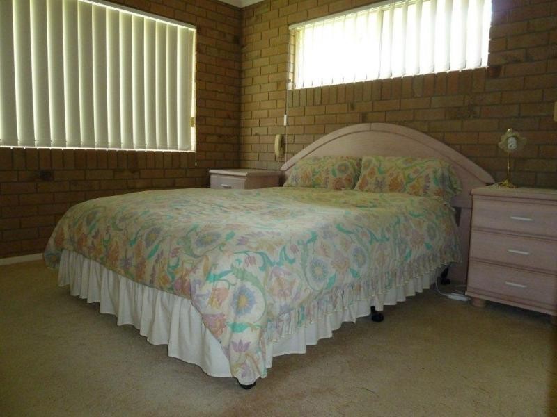 2/122 Goonawarra Drive, Mooloolaba QLD 4557