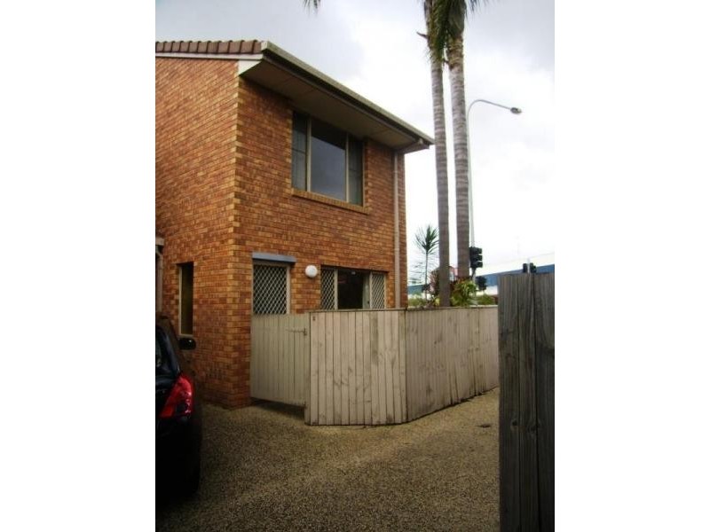 2/10 Mungar Street, Maroochydore QLD 4558