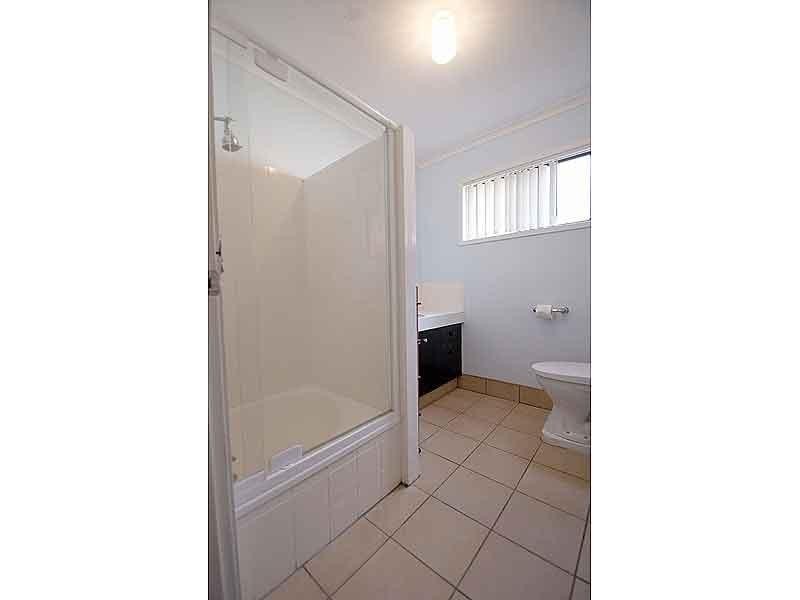 25 Oloway Crescent, Alexandra Headland QLD 4572