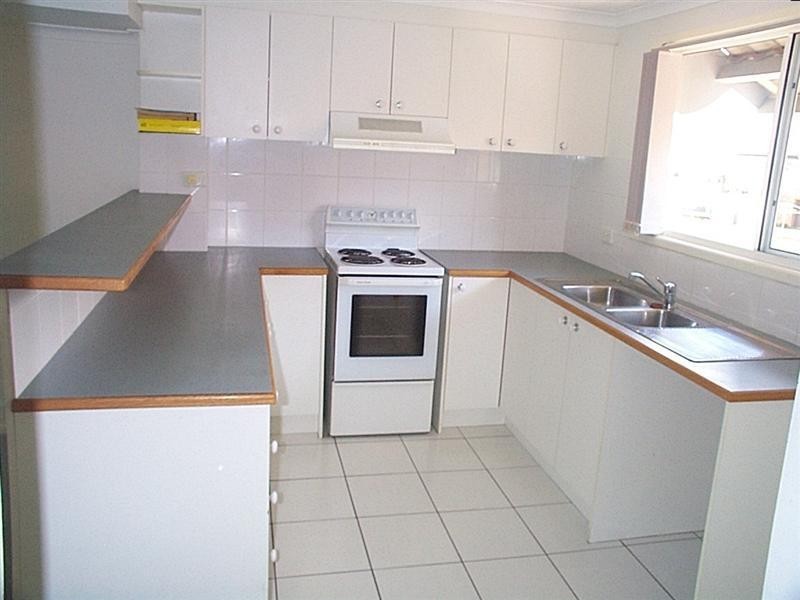 2/61 Duporth Avenue, Maroochydore QLD 4558