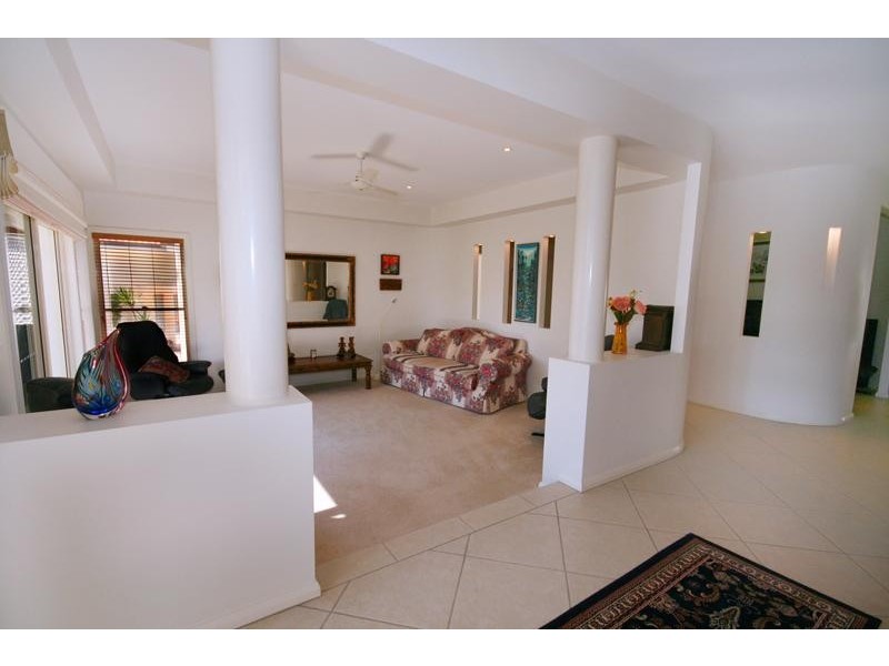 2 Mainsail Place, Twin Waters QLD 4564