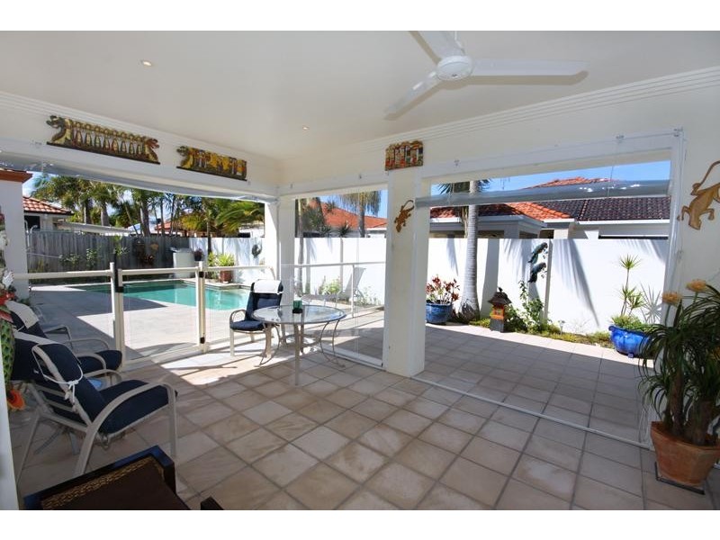 2 Mainsail Place, Twin Waters QLD 4564