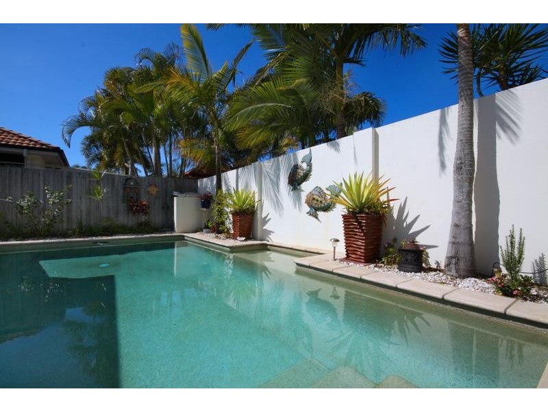 2 Mainsail Place, Twin Waters QLD 4564