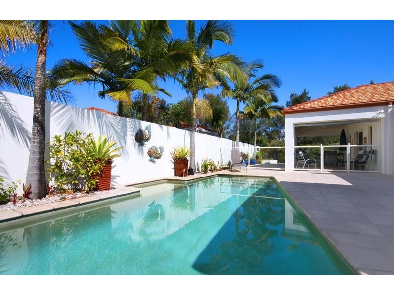 2 Mainsail Place, Twin Waters QLD 4564