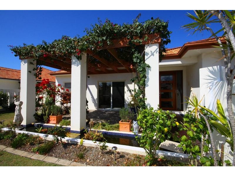 2 Mainsail Place, Twin Waters QLD 4564