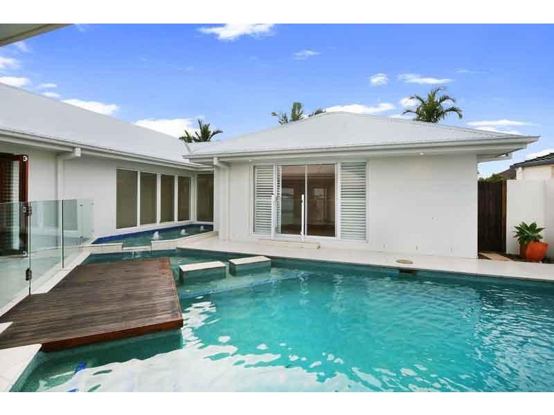 5 Karinya Place, Twin Waters QLD 4564