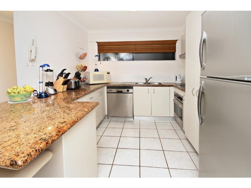 2/87 Duporth Avenue, Maroochydore QLD 4558
