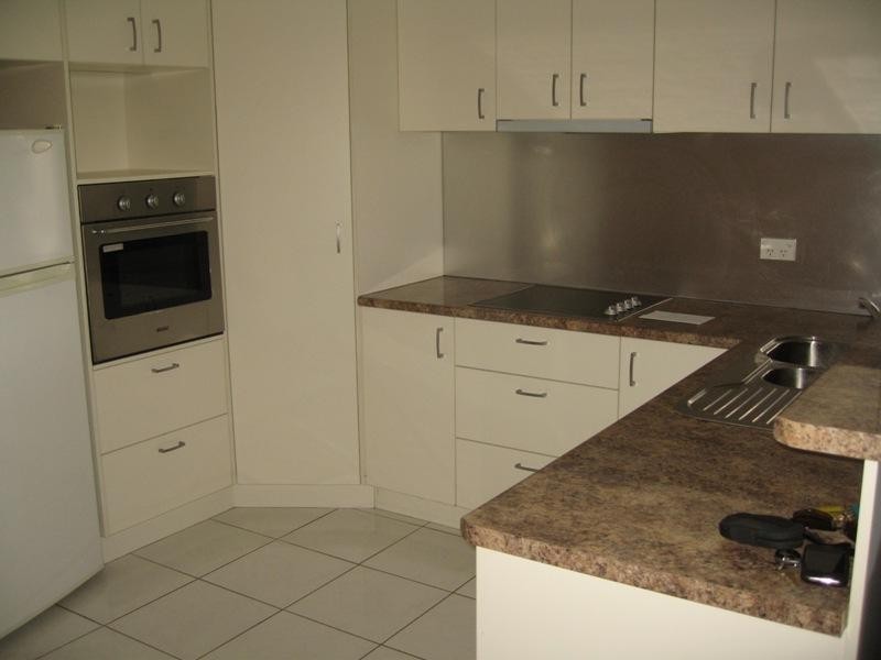 2/45 Bradman Avenue, Maroochydore QLD 4558