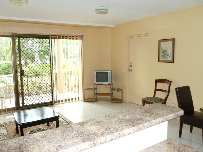 2/45 Bradman Avenue, Maroochydore QLD 4558