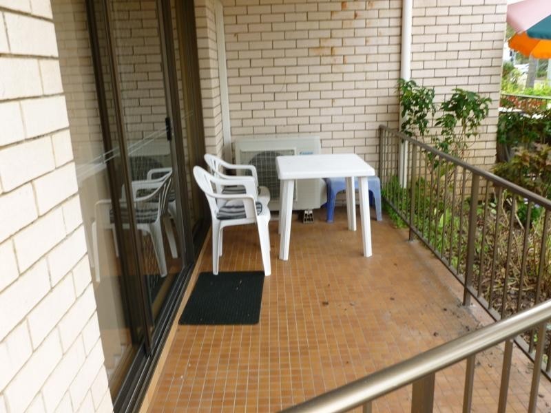 2/45 Bradman Avenue, Maroochydore QLD 4558