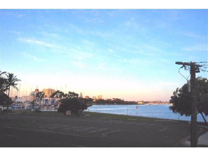 2/90 River Esplanade, Mooloolaba QLD 4557