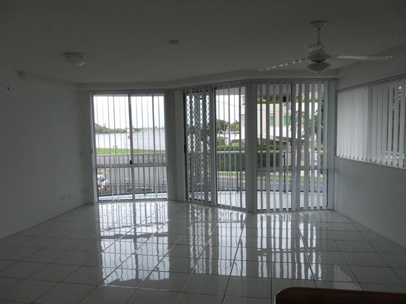 2/90 River Esplanade, Mooloolaba QLD 4557