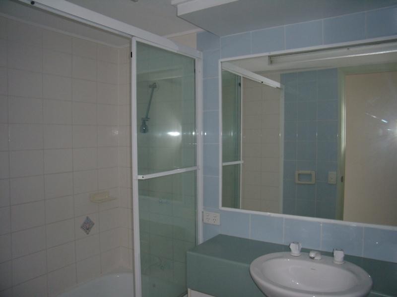 2/90 River Esplanade, Mooloolaba QLD 4557