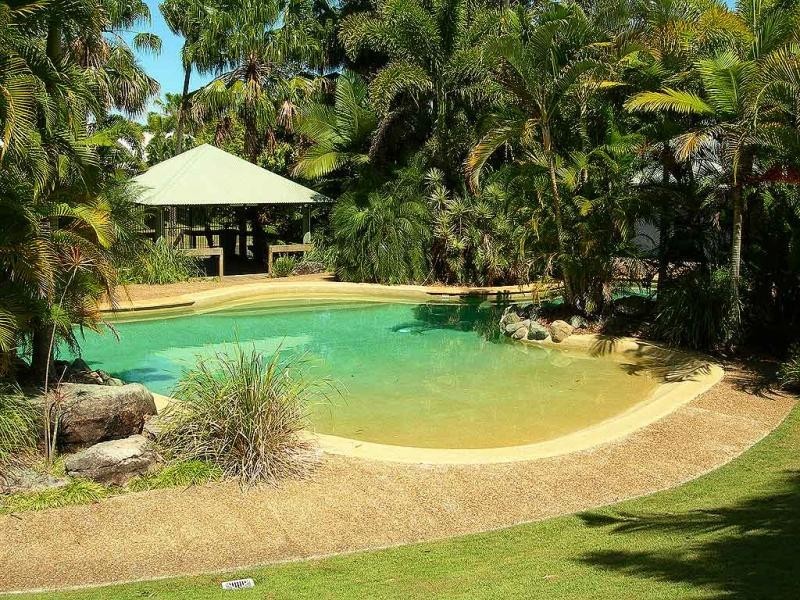 2/1 Poinsettia Court, Mooloolaba QLD 4557