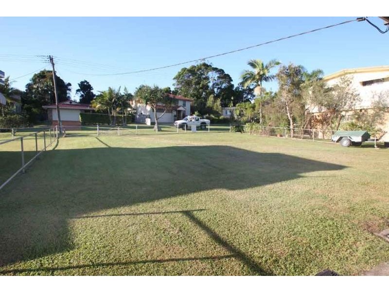 9 Anthony Avenue, Mooloolaba QLD 4557