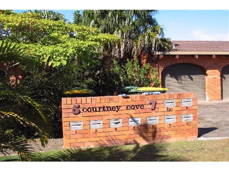 7/5 Barooga Crescent, Mooloolaba QLD 4557