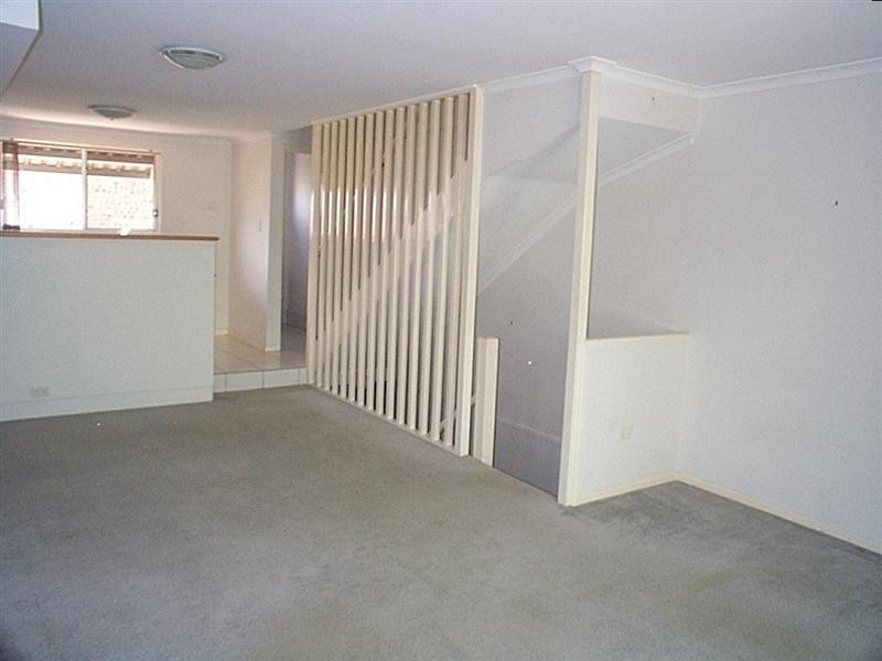 2/61 Duporth Avenue, Maroochydore QLD 4558