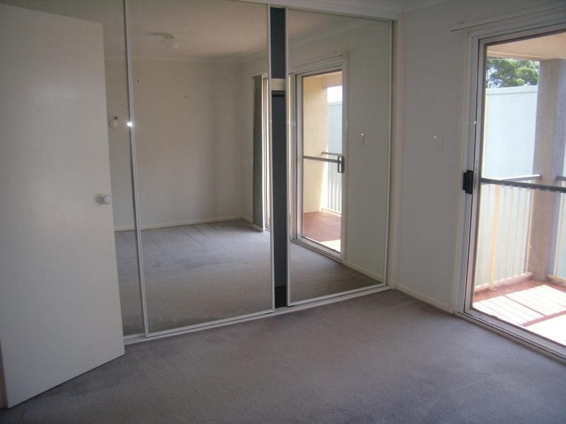 2/61 Duporth Avenue, Maroochydore QLD 4558