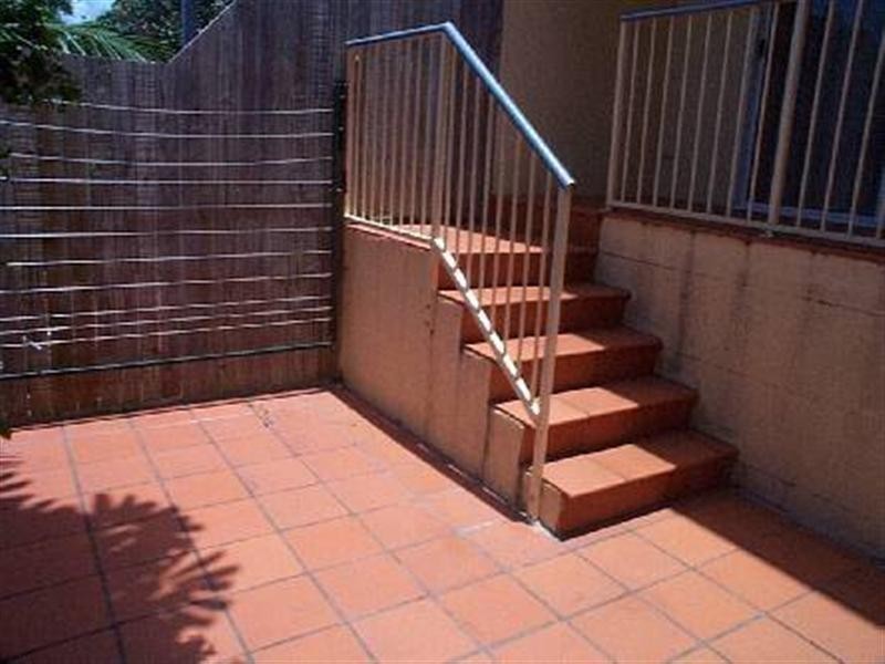 2/61 Duporth Avenue, Maroochydore QLD 4558