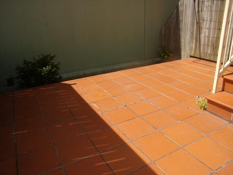 2/61 Duporth Avenue, Maroochydore QLD 4558