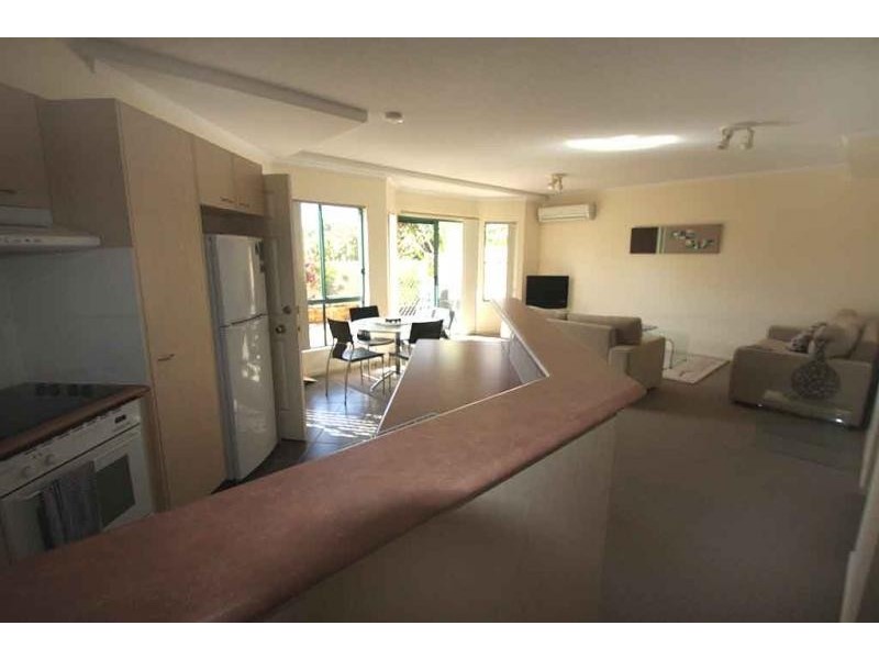 2/14 Wright Street, Maroochydore QLD 4558