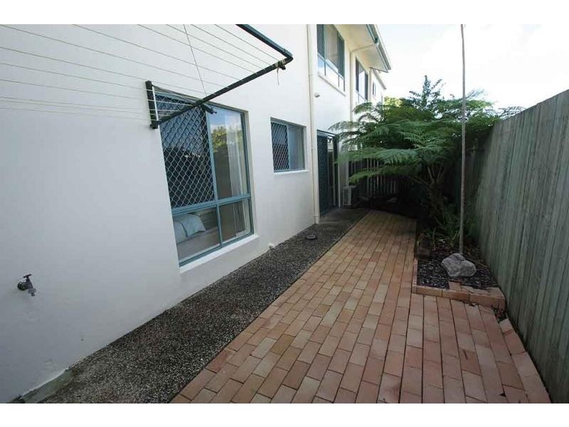 2/14 Wright Street, Maroochydore QLD 4558