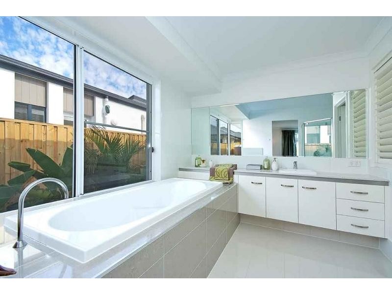 35 Ponytail Circuit, Mountain Creek QLD 4557