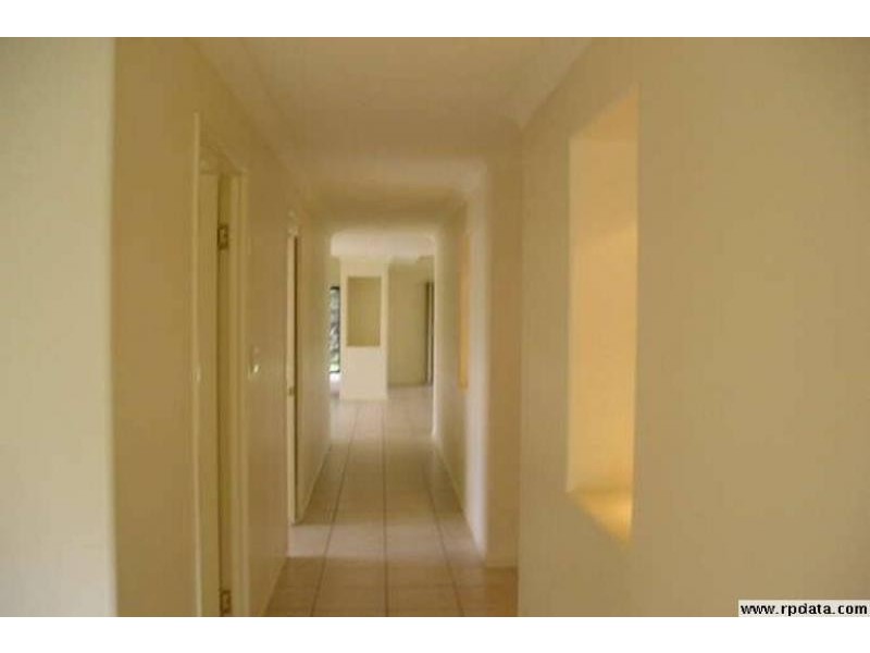 28 Barcoola Place, Twin Waters QLD 4564