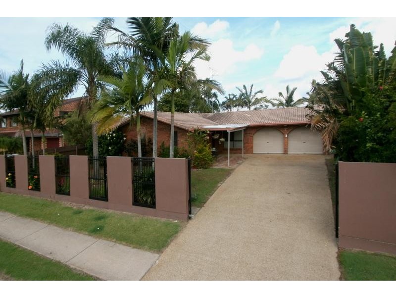 2 Bangalow Street, Minyama QLD 4575