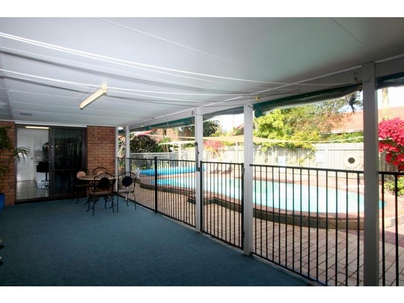 2 Bangalow Street, Minyama QLD 4575