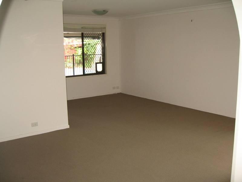 2 Bangalow Street, Minyama QLD 4575