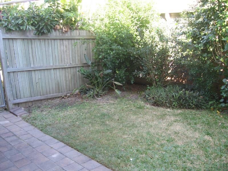 2/36 Lawrence Street, Mooloolaba QLD 4557