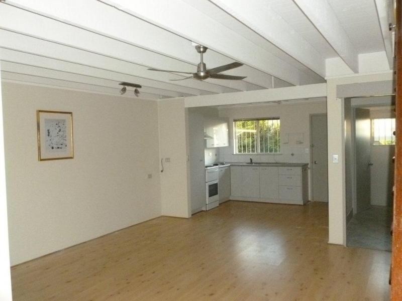 2/36 Lawrence Street, Mooloolaba QLD 4557