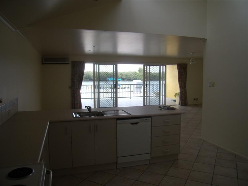 2/267 Bradman Avenue, Maroochydore QLD 4558