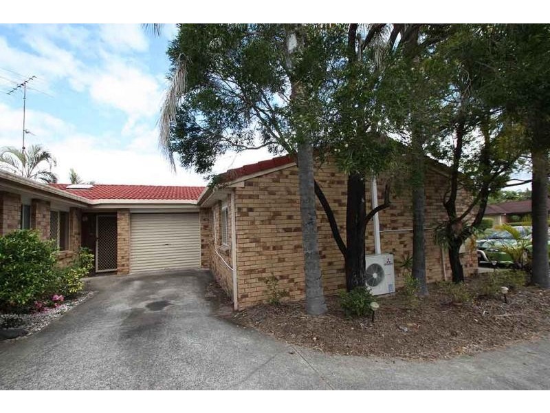 2/105 Goonawarra Drive, Mooloolaba QLD 4557