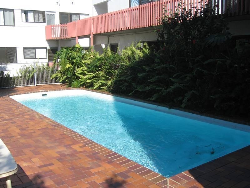 1/37 Buderim Avenue, Alexandra Headland QLD 4572