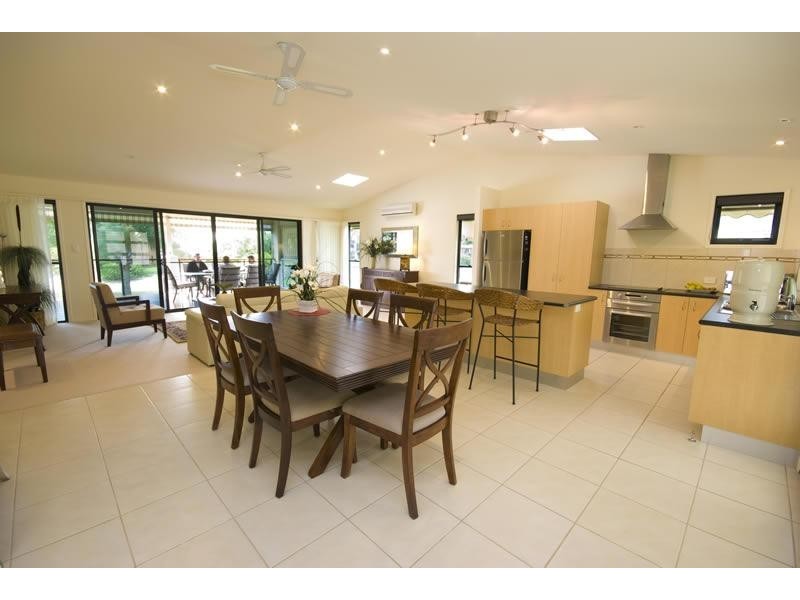 18 Tarwarri Cr, Mooloolaba QLD 4557