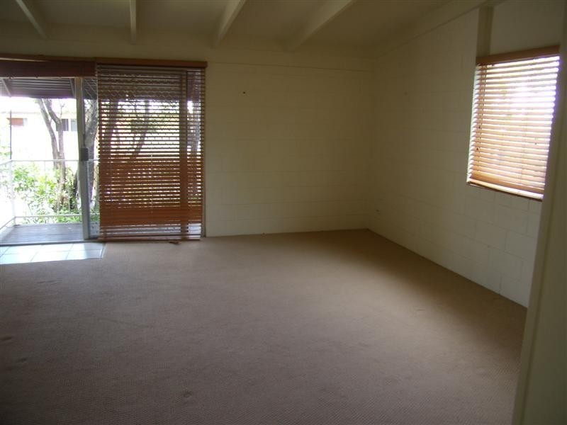 1/4 Oloway Crescent, Alexandra Headland QLD 4572