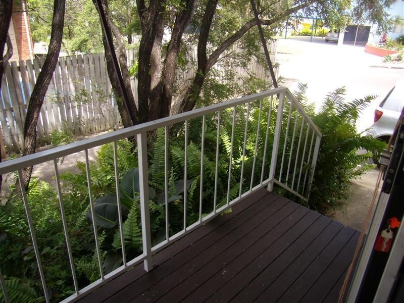 1/4 Oloway Crescent, Alexandra Headland QLD 4572