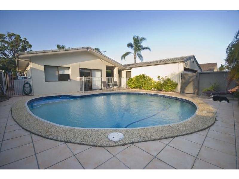 34 Balyarta Crescent, Mooloolaba QLD 4557