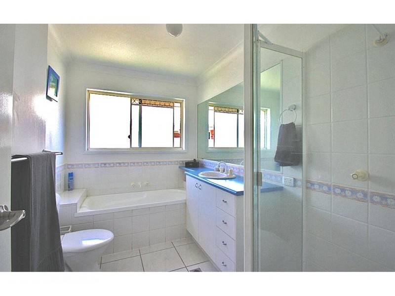 12 Honeymyrtle Court, Mountain Creek QLD 4557