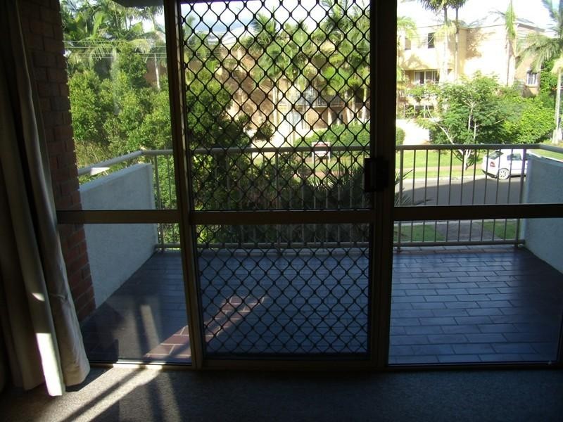 3/2 Camfield Street, Alexandra Headland QLD 4572