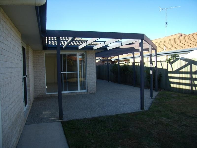 8 Honeymyrtle Court, Mountain Creek QLD 4557
