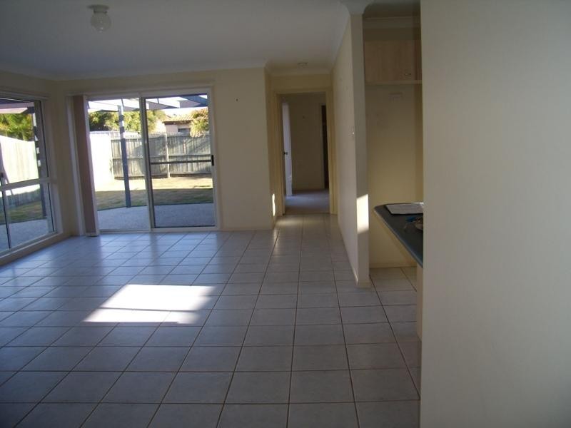 8 Honeymyrtle Court, Mountain Creek QLD 4557