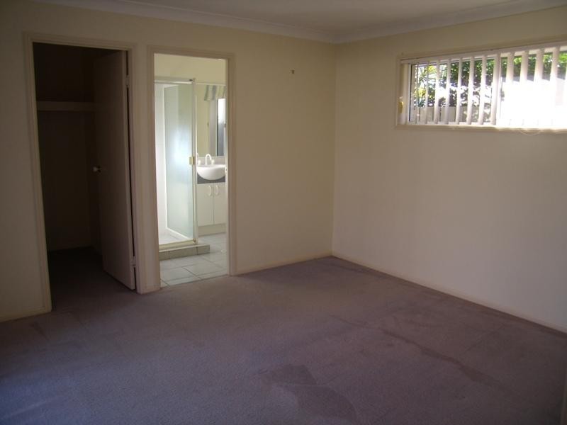 8 Honeymyrtle Court, Mountain Creek QLD 4557