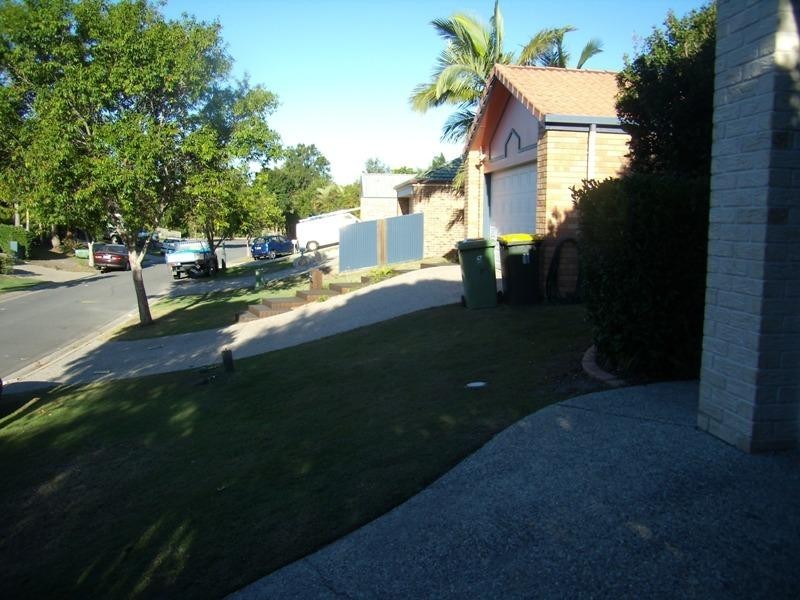 8 Honeymyrtle Court, Mountain Creek QLD 4557