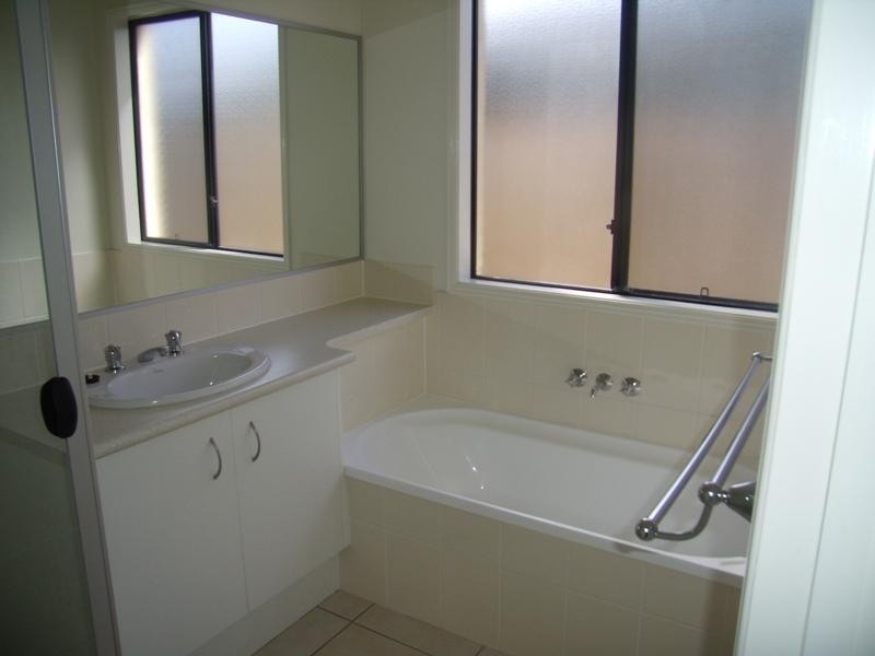 11 Moreton Street, Sippy Downs QLD 4556